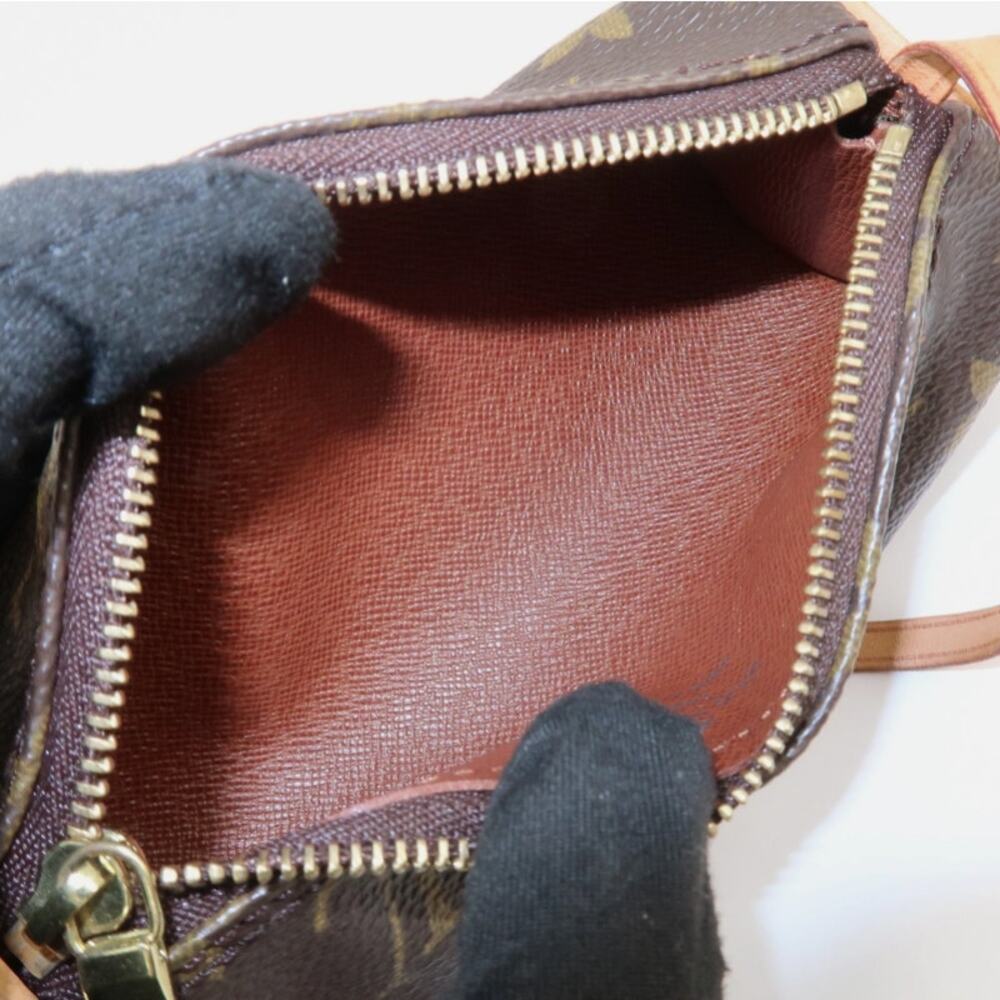 💎✨BEAUTIFUL✨💎Authentic Louis Vuitton Monogram Mini Pouch Papillon Bag - Picture 8 of 9